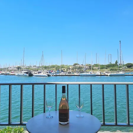 Apartmán Appartement T2 Avec Cabine, 4 Couchages, Vue Port, Parking, Pres Plage - Fr-1-249-414 Agde